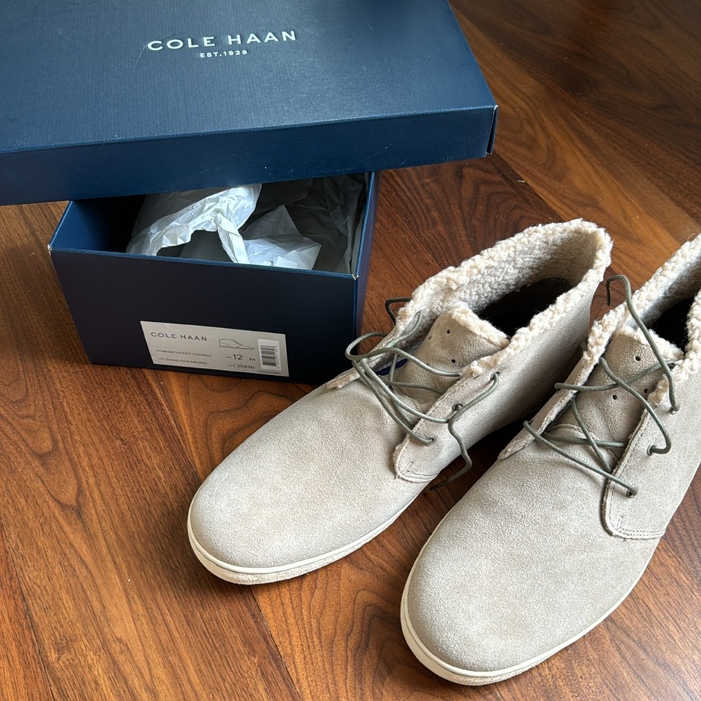 Cole Haan men’s Nantucket Chukka, Dune/Shearling, Size 12M
